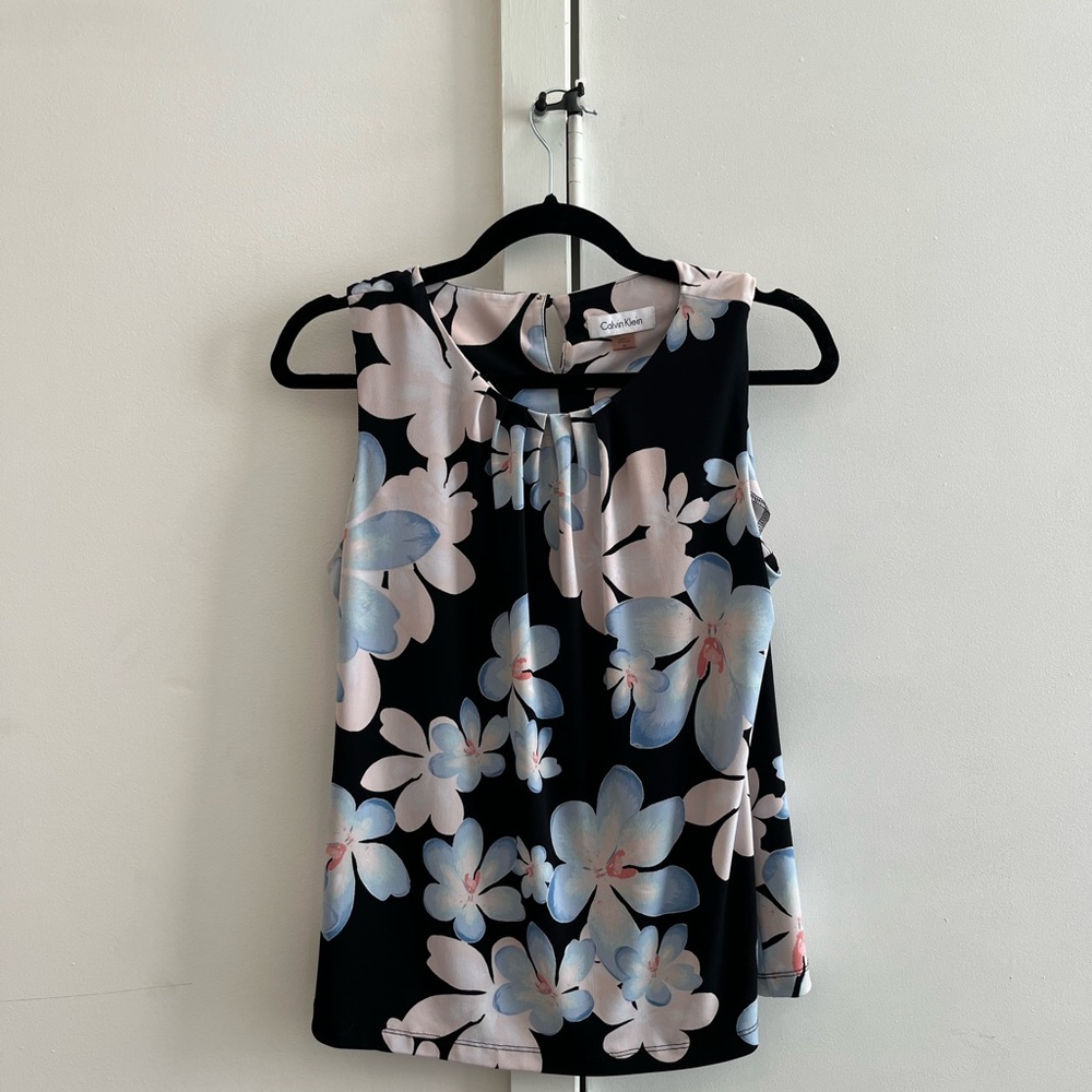 Calvin Klein floral printed top, S (petite large)